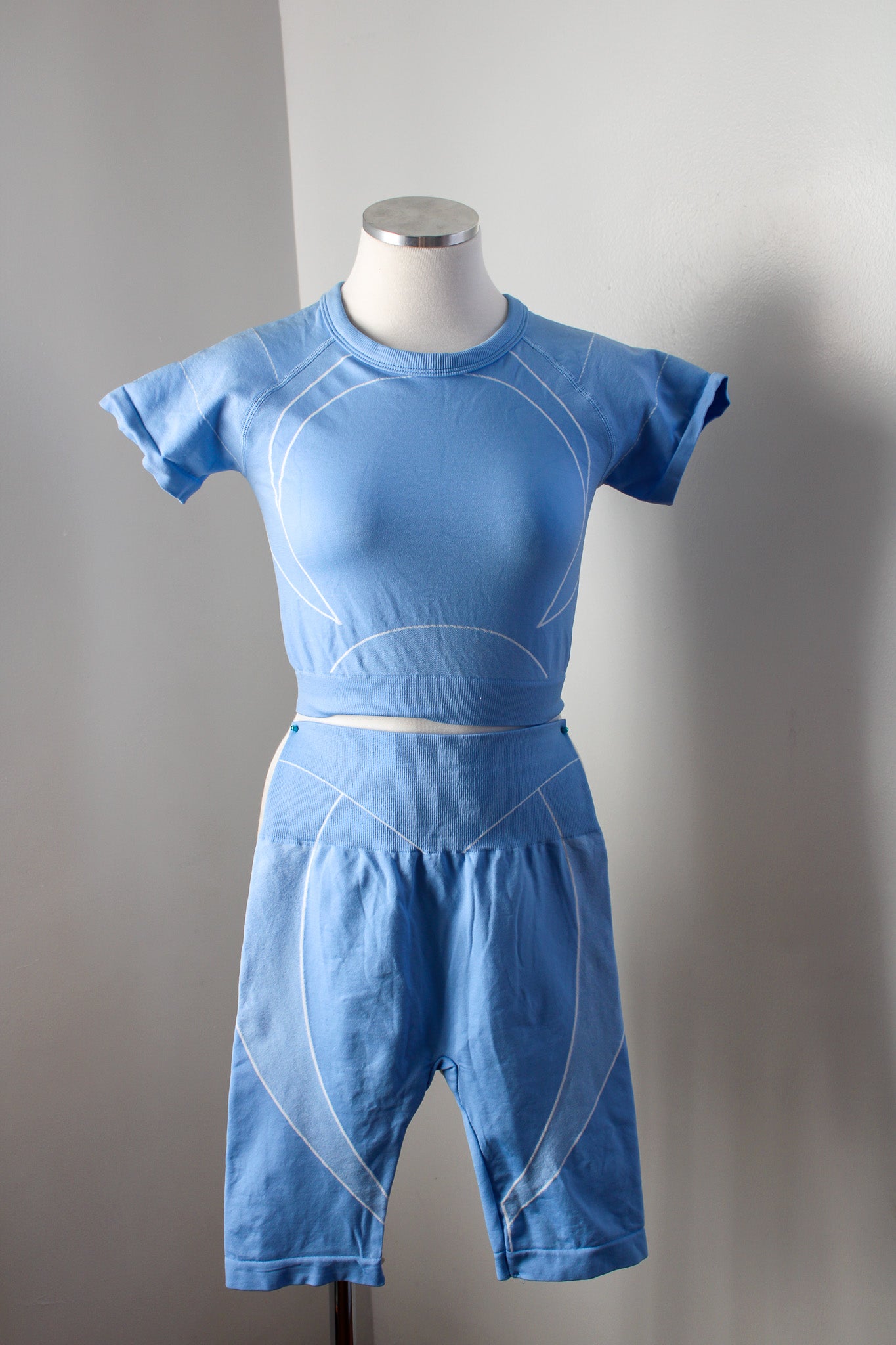 Active Crop Top And Biker Short Set